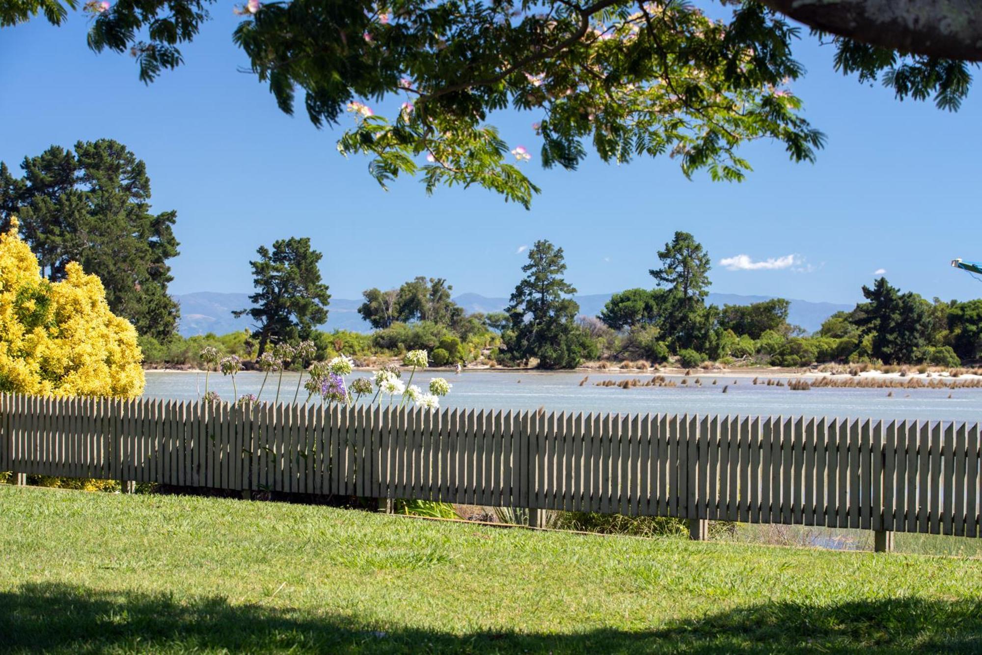 Tahuna Beach Holiday Park Nelson Exterior foto
